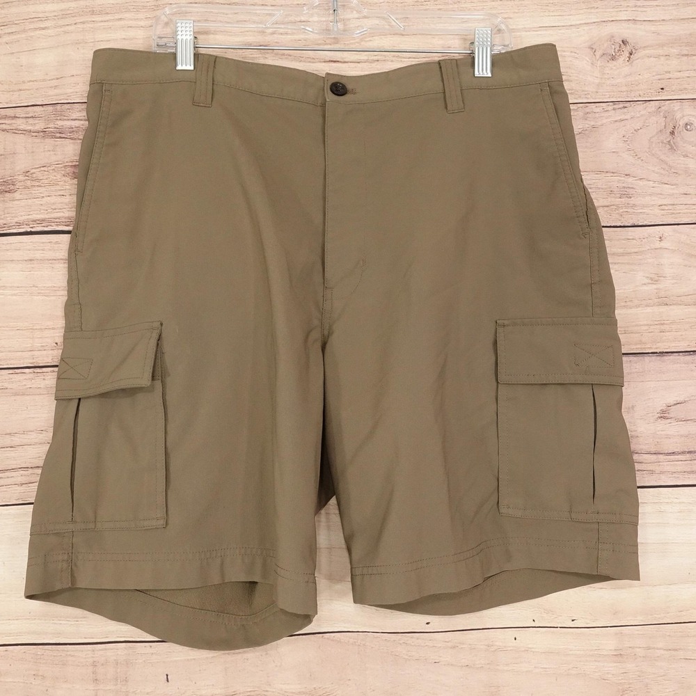 Chaps Shorts Mens 36 Beige Cargo Microfiber Polyester Stretch 9 Inseam Casual
